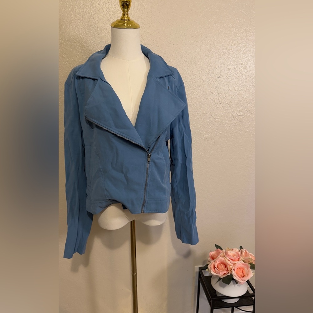 Chic Blue Women's Leather Jacket